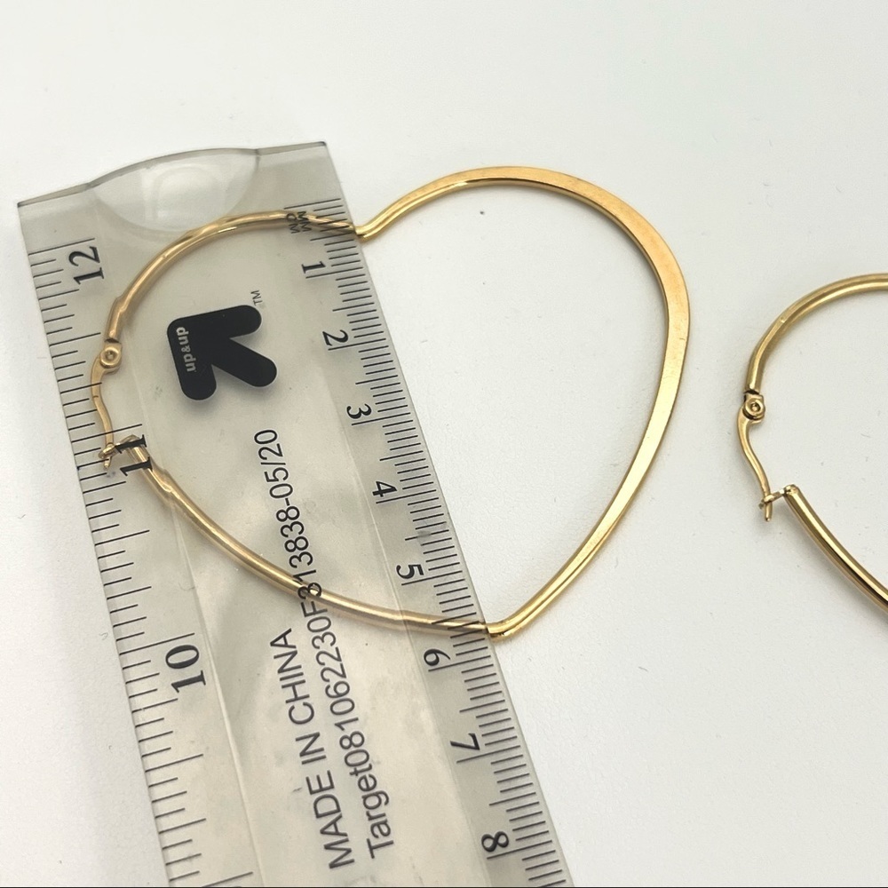 Large 6.6cm Heart Gold Layered hoops earrings - Picture 5 of 6